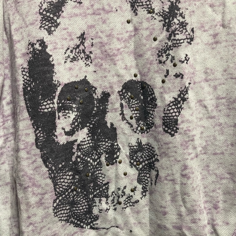 Skull sweater weather size medium